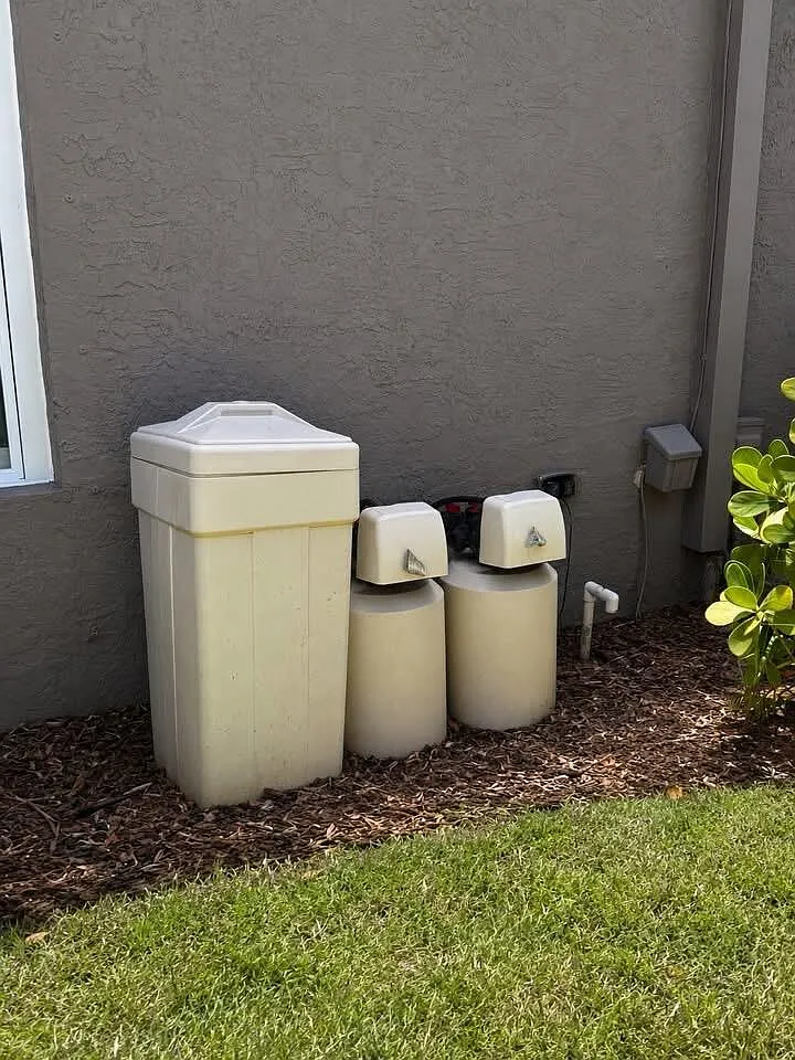 4 bed, 2.0 bath, 2045 sqft, $5,700 — Photo 4