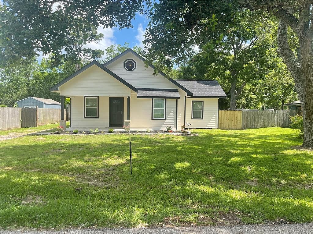 615 E Live Oak St, Angleton, TX 77515 Zillow