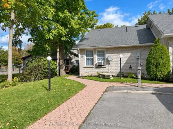8 Sherwood St #4, Kawartha Lakes, ON K0M 1A0
