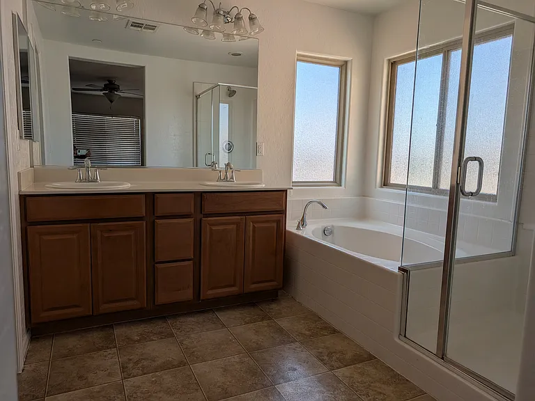 644 Ryan Peak Ln — Photo 3