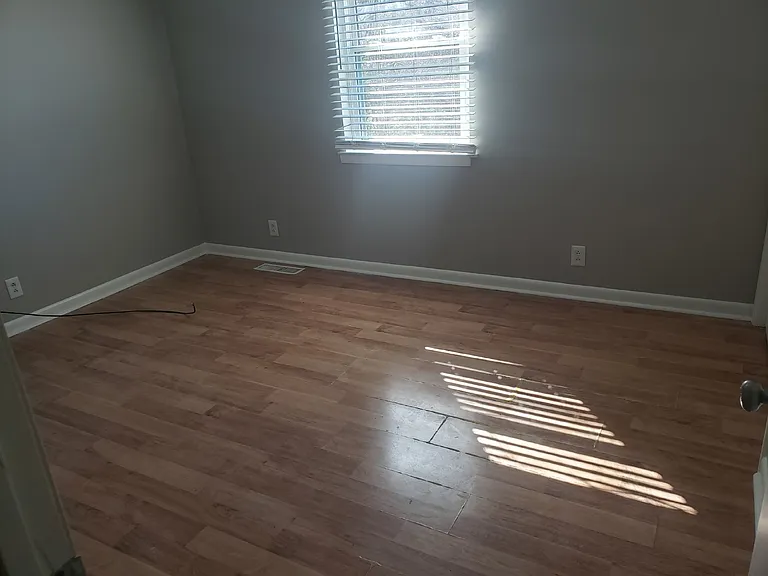 736 E Northfield Blvd #7 — Photo 4