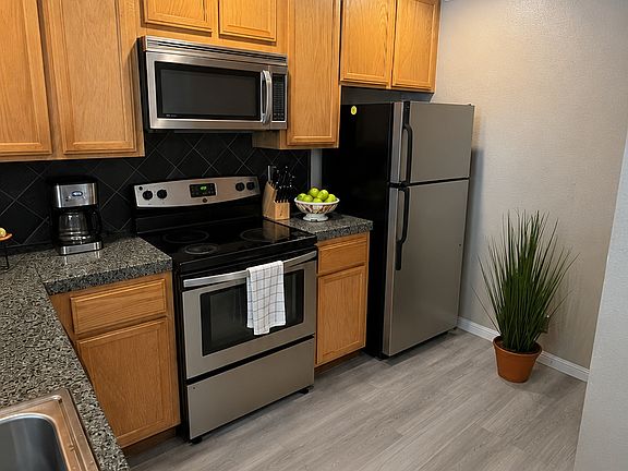 3rd image of 1664 La Terrace Cir