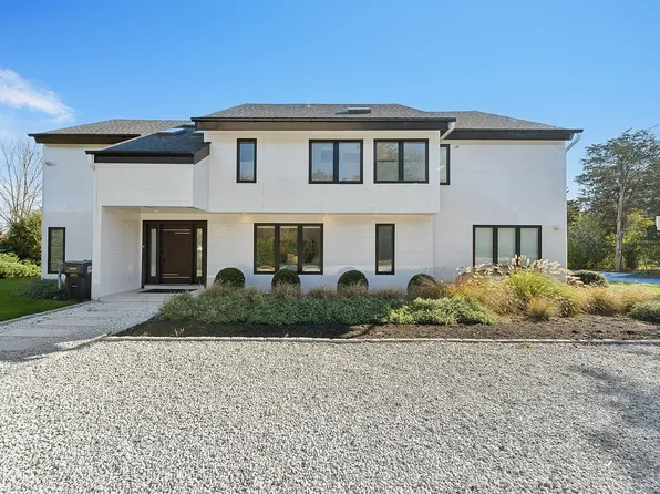 32 Tanners Neck Ln, Westhampton, NY 11977