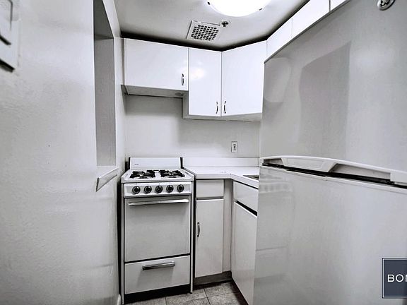 2nd image of 131 E 83rd St APT 3B