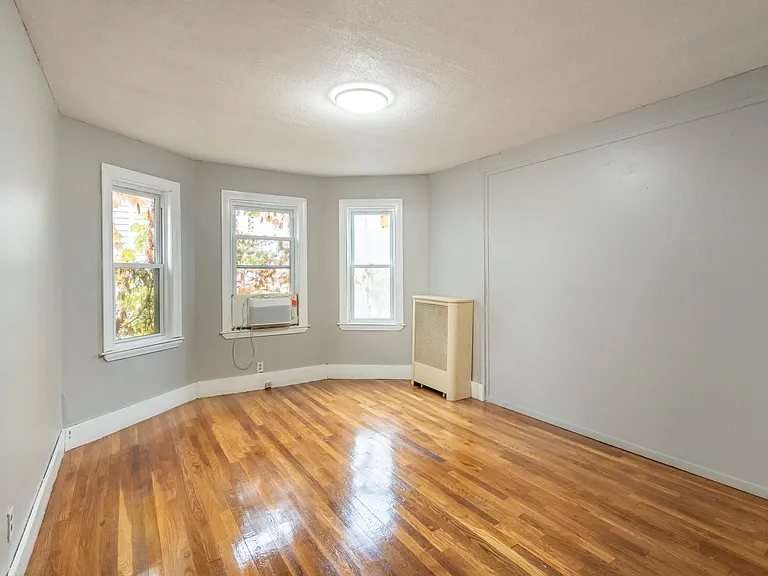 39 Perry St #1 — Photo 10