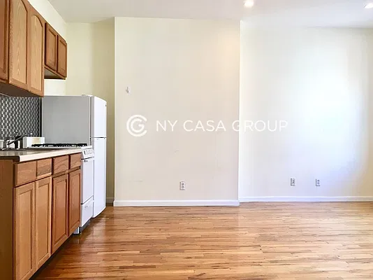 Rented by NY Casa Group | media 8
