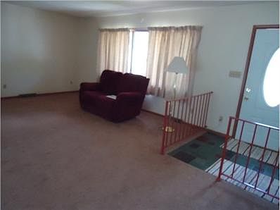 2nd image of 9 Old Orchard Ln