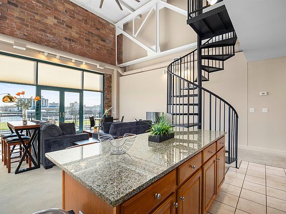 5th image of 401 W Shoreline Dr Unit 347