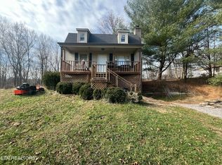 397 Whitaker Ln, Tazewell, TN 37879