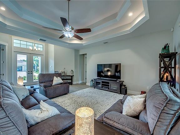 5th image of 3420 SW 27th Ave