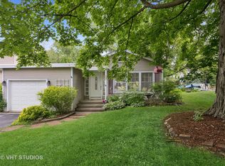 406 E Tower Dr, Tower Lakes, IL 60010