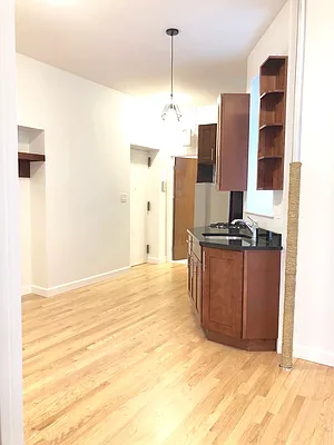Rented by Warren T Real Estate Corp. | media 29