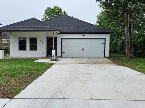 705 S Catherine St, Terrell, TX 75160