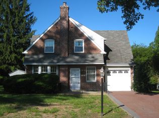 402 Locust Rd, Wayne, PA 19087