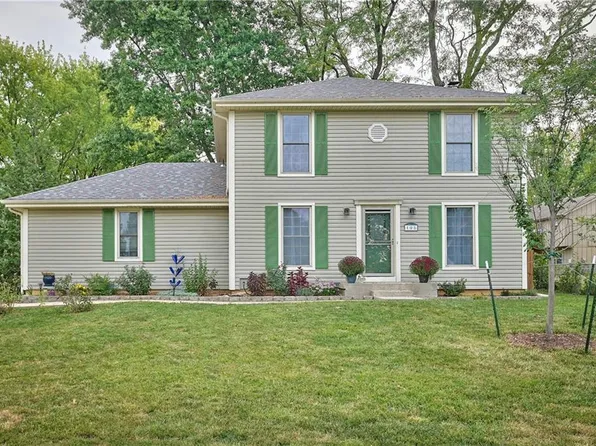 108 E Nelson Cir, Olathe, KS 66061