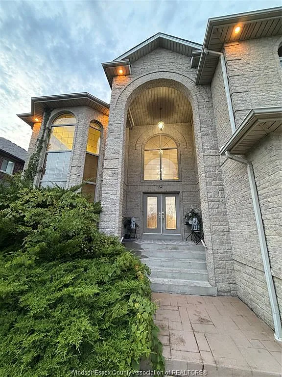 5 bed, $3,700 — Photo 4