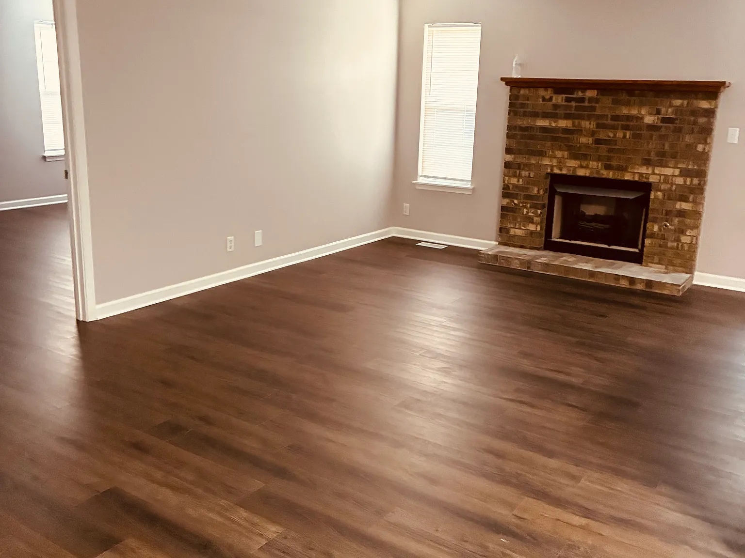 4 bed, 2.5 bath, 1900 sqft, $2,200 — Photo 3