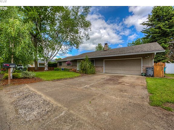 3rd image of 201 SE 155th Ave