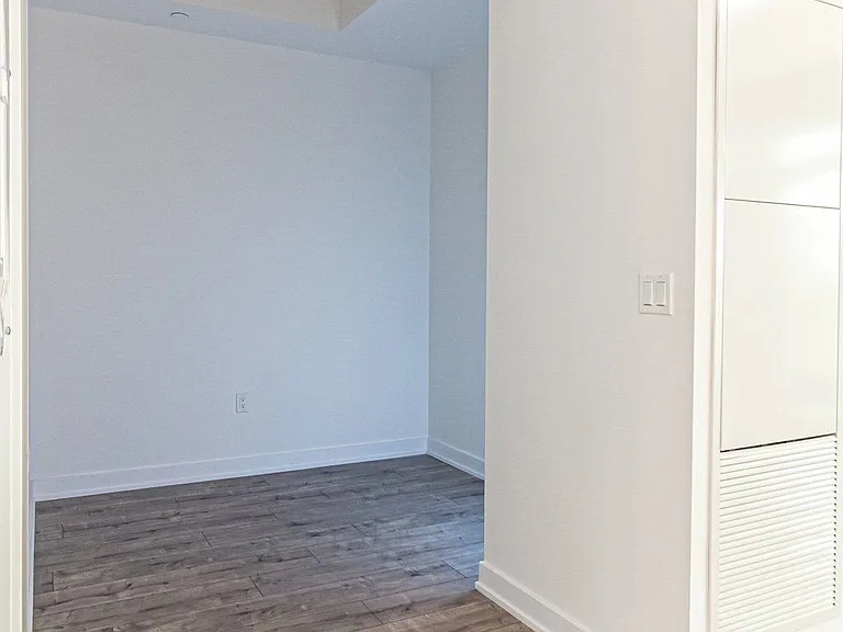 500 Plains Rd E #610 — Photo 17