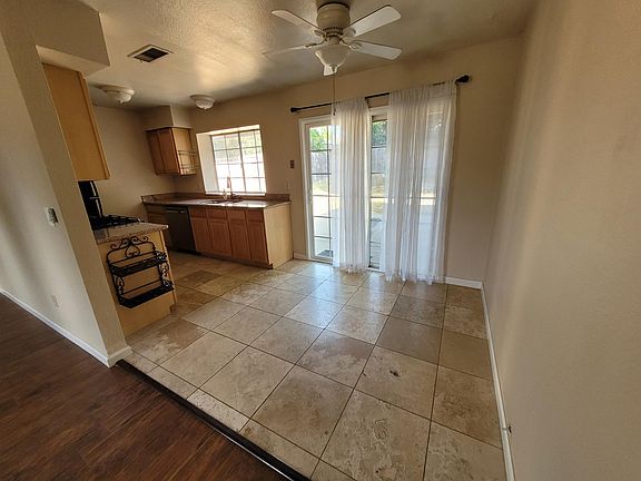 4th image of 8918 Phoenix Ave