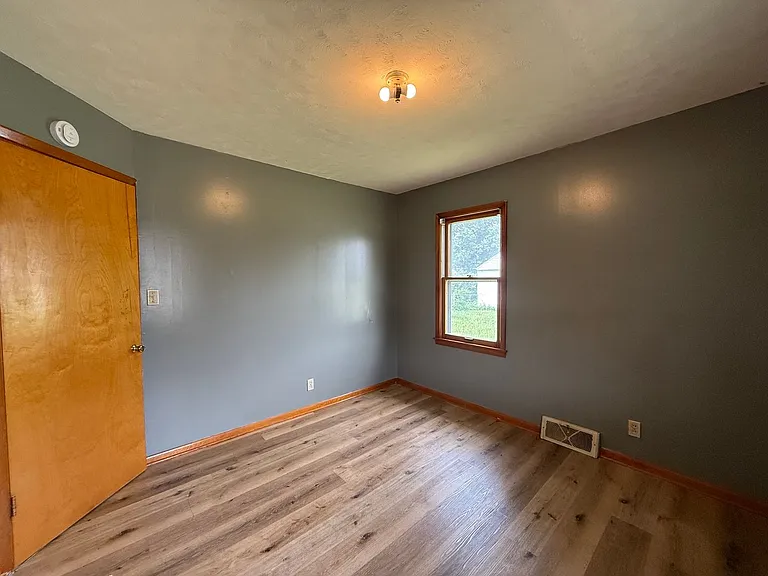 2051 N Main St — Photo 11