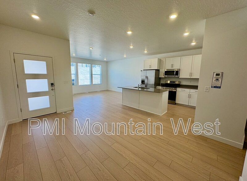 1st image of 2298 Wildwood Ln