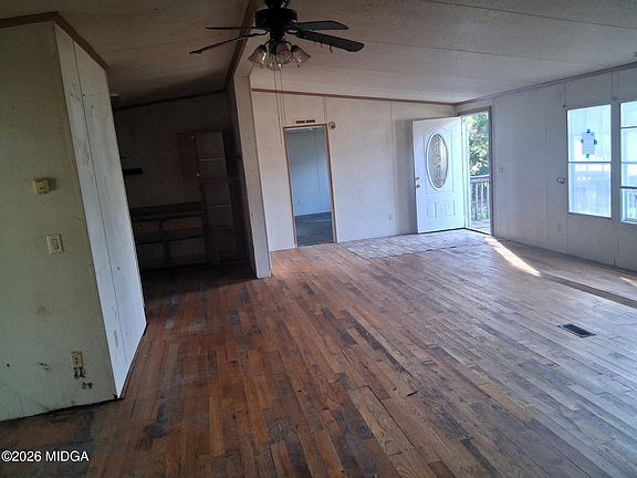 5th image of 227 Hanover Dr