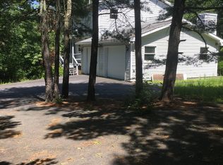 2109 Sky High Dr, Bartonsville, PA 18321