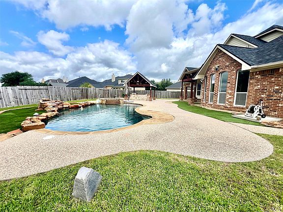 3rd image of 7506 Winston Cove Ct
