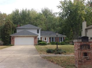 8339 Old Post Rd, Olmsted Falls, OH 44138