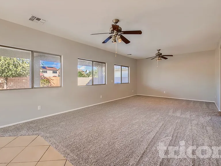5030 W Glass Ln — Photo 14