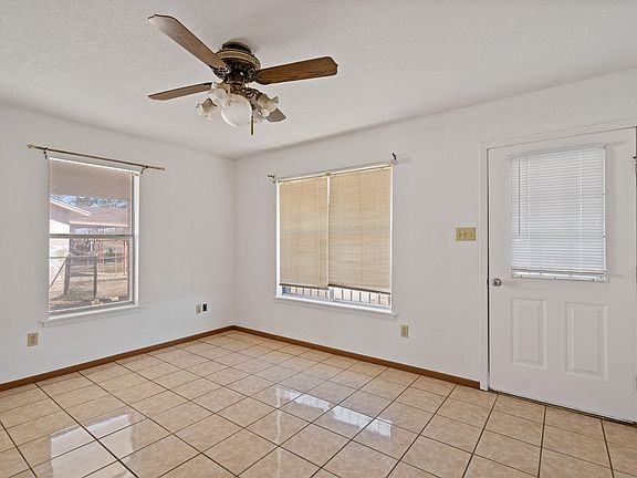 5th image of 508 E Rodriguez St