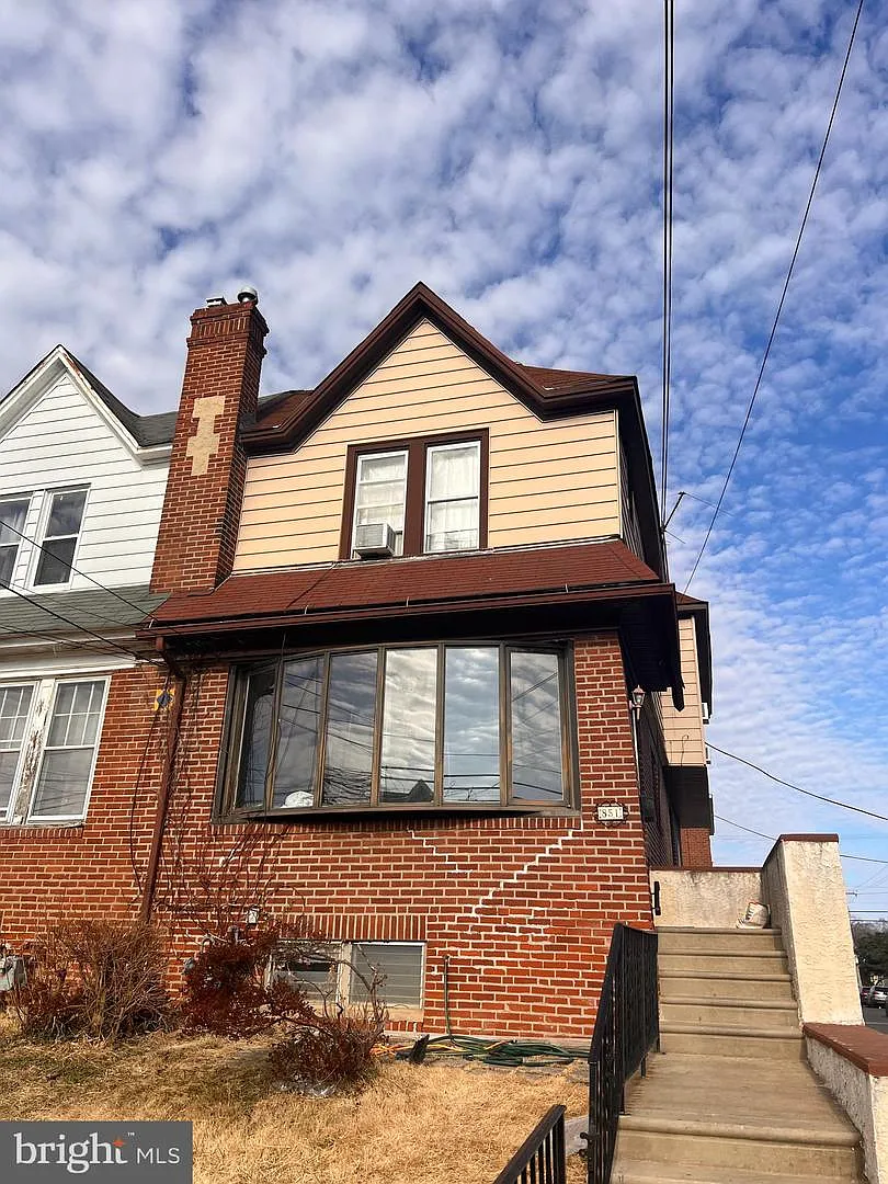 851 Bullock Ave photo 1