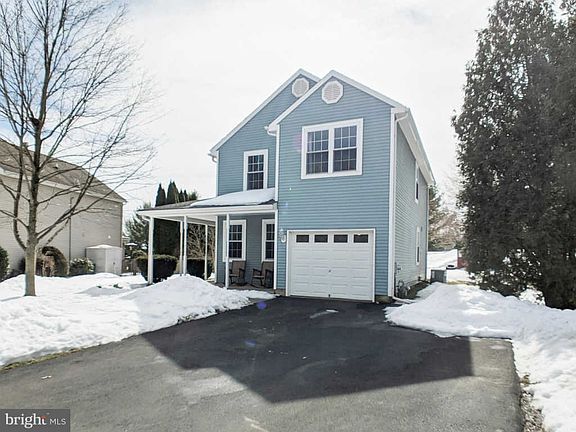 2nd image of 251 Stanford Pl