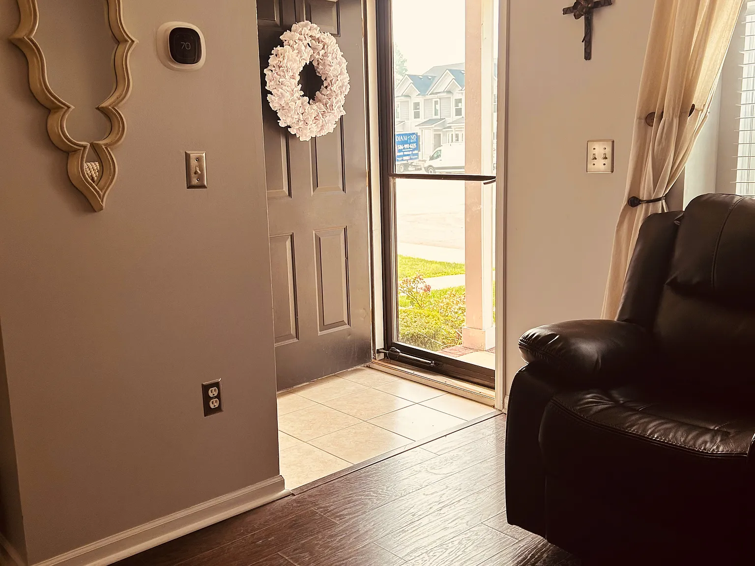 2 bed, 1.5 bath, 1192 sqft, $2,000 — Photo 3