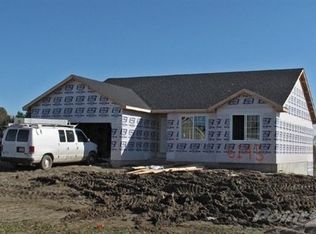 6145 Goldfinch Dr, Pleasant Hill, IA 50327