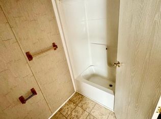 110 Lakeside Dr, Newport, NC 28570