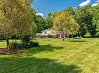 8062 Chagrin Rd, Chagrin Falls, OH 44023