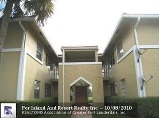 829 Twin Lakes Dr, Coral Springs, FL 33071