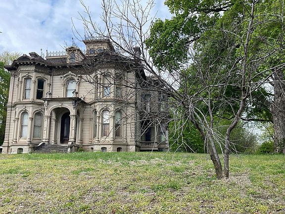 2nd image of 703 Hall St