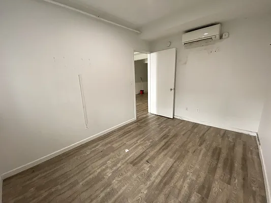 Rented by MySpaceNYC | media 32