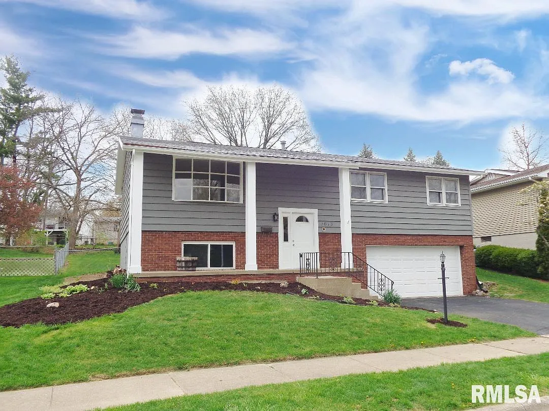 1613 W Devereux Dr photo 1