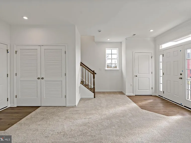 646 Hemsworth Ln — Photo 28