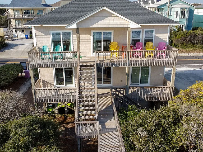 1526 S Shore Dr — Photo 2
