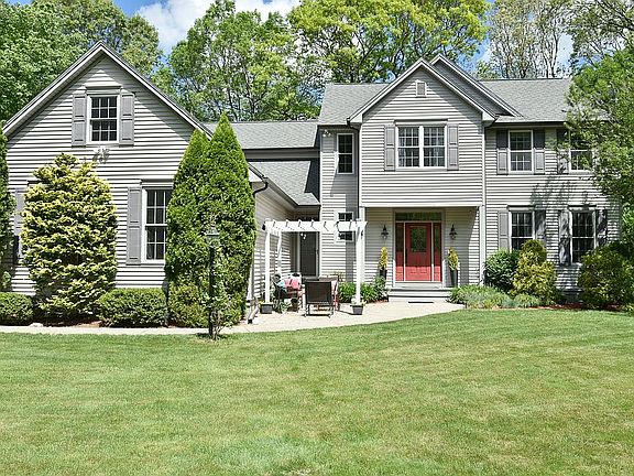 3rd image of 427 Glen Hill Dr