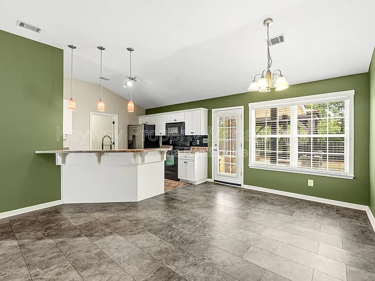 3124 Saint Charles Ave — Photo 3