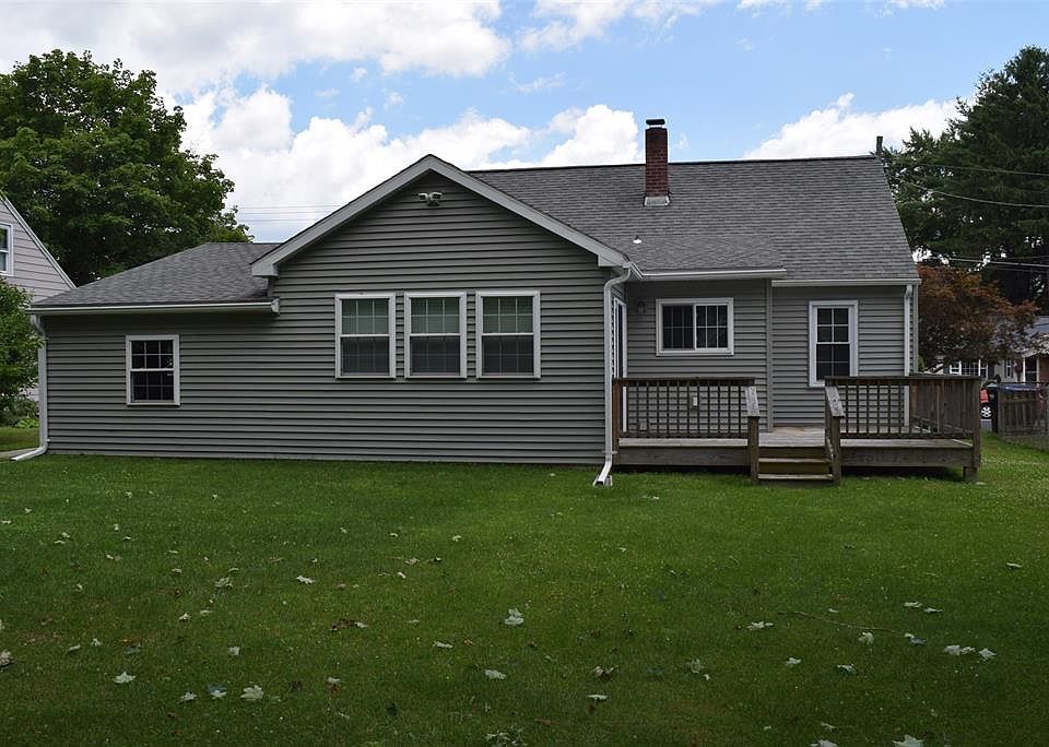 2nd image of 4 Sears Rd