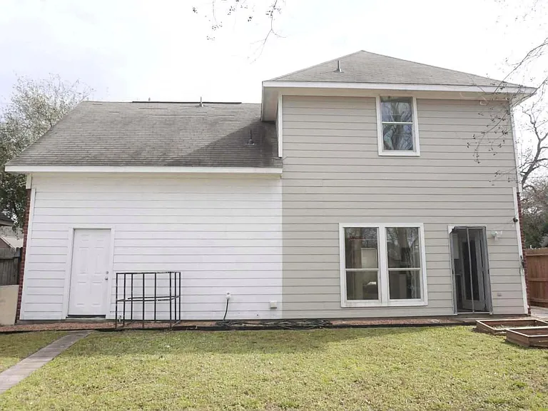 7916 Comal St — Photo 21