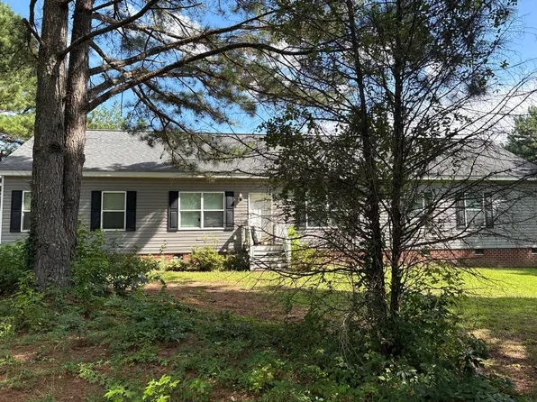 16580 Longview Dr, Smithfield, VA 23430