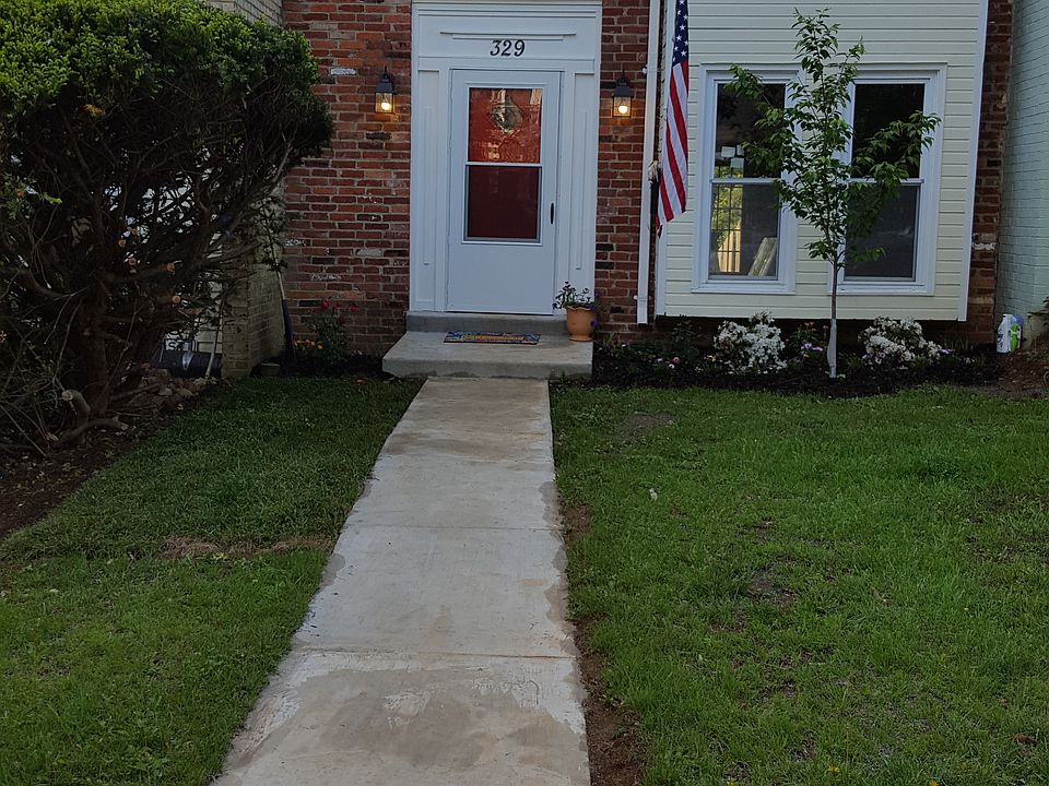 2nd image of 329 Roanoke Dr SE